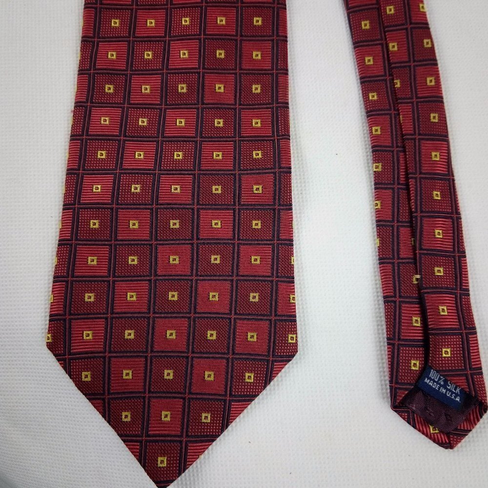 Sturbridge Tie Makers Red Black Geometric Silk Tie 4"x58"